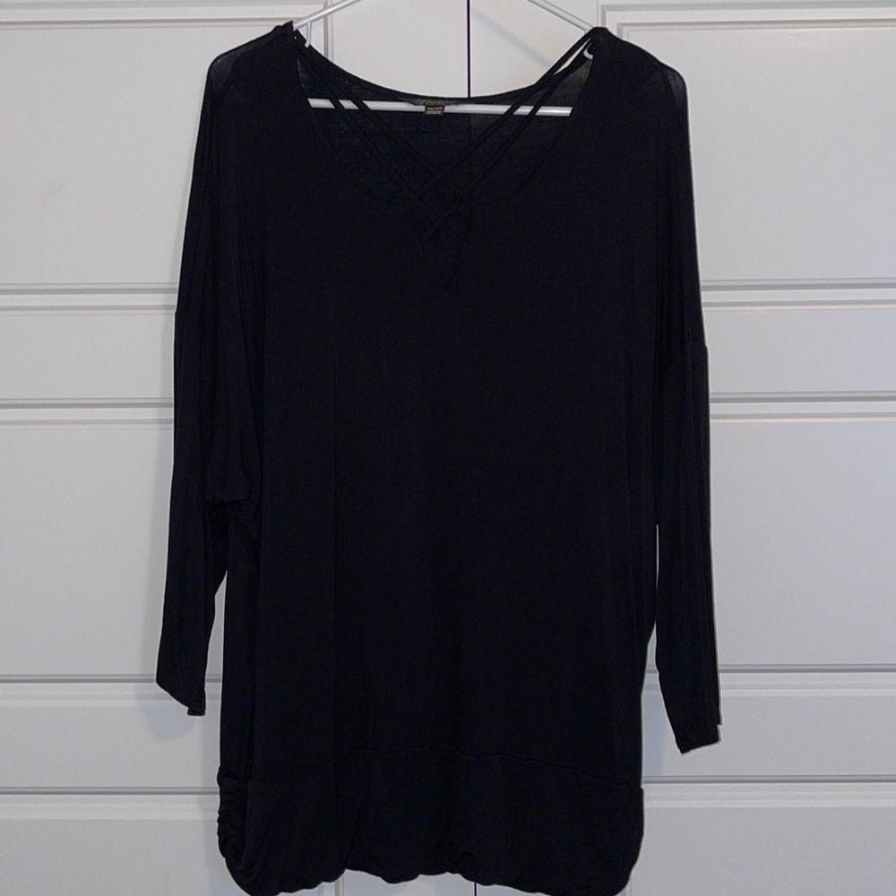 Black Criss-cross Thalia Sodi Top 3/4 sleeves with banded bottom